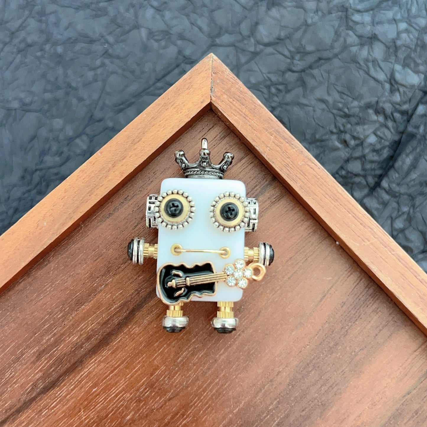 ANGELA PENDANT