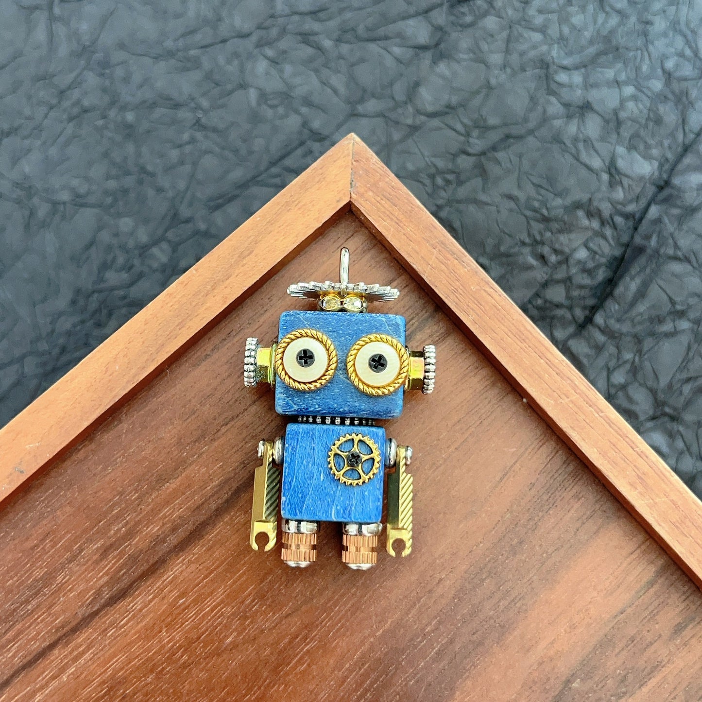 ANGELA PENDANT