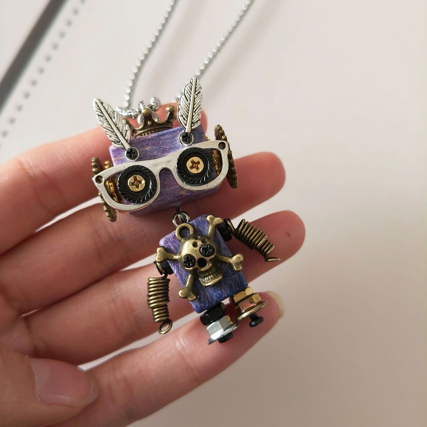 BRAVER PENDANT