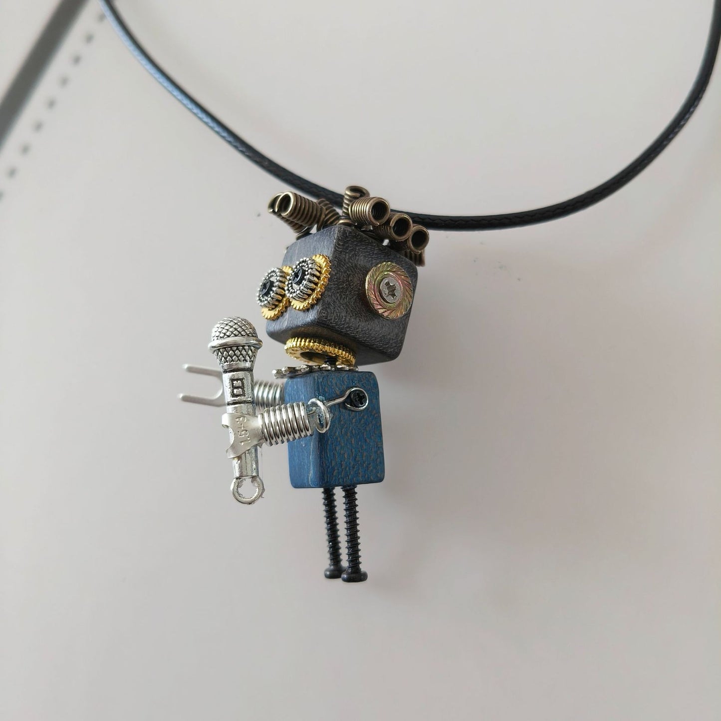 SINGER PENDANT