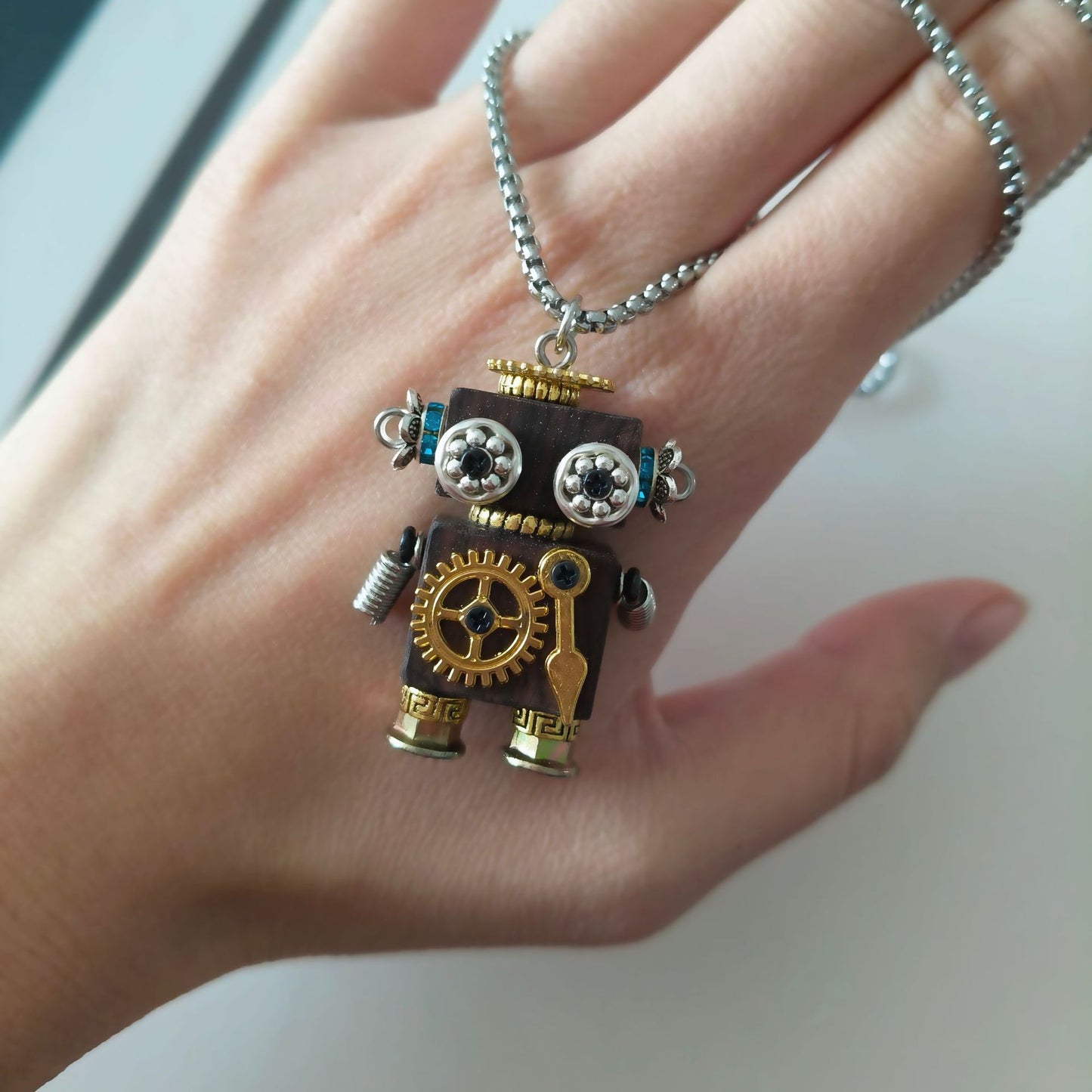 GOLFER PENDANT