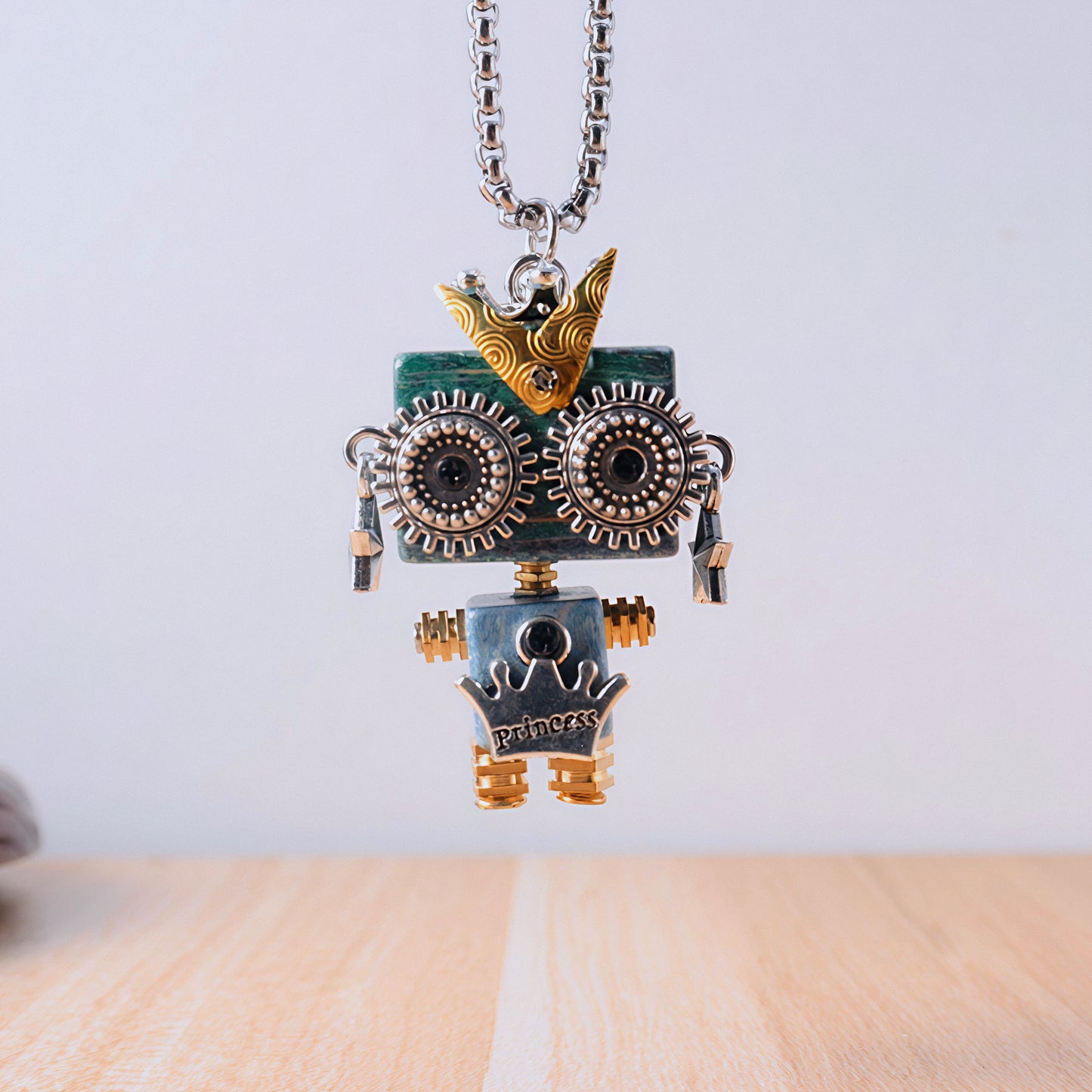 OWLERY PENDANT