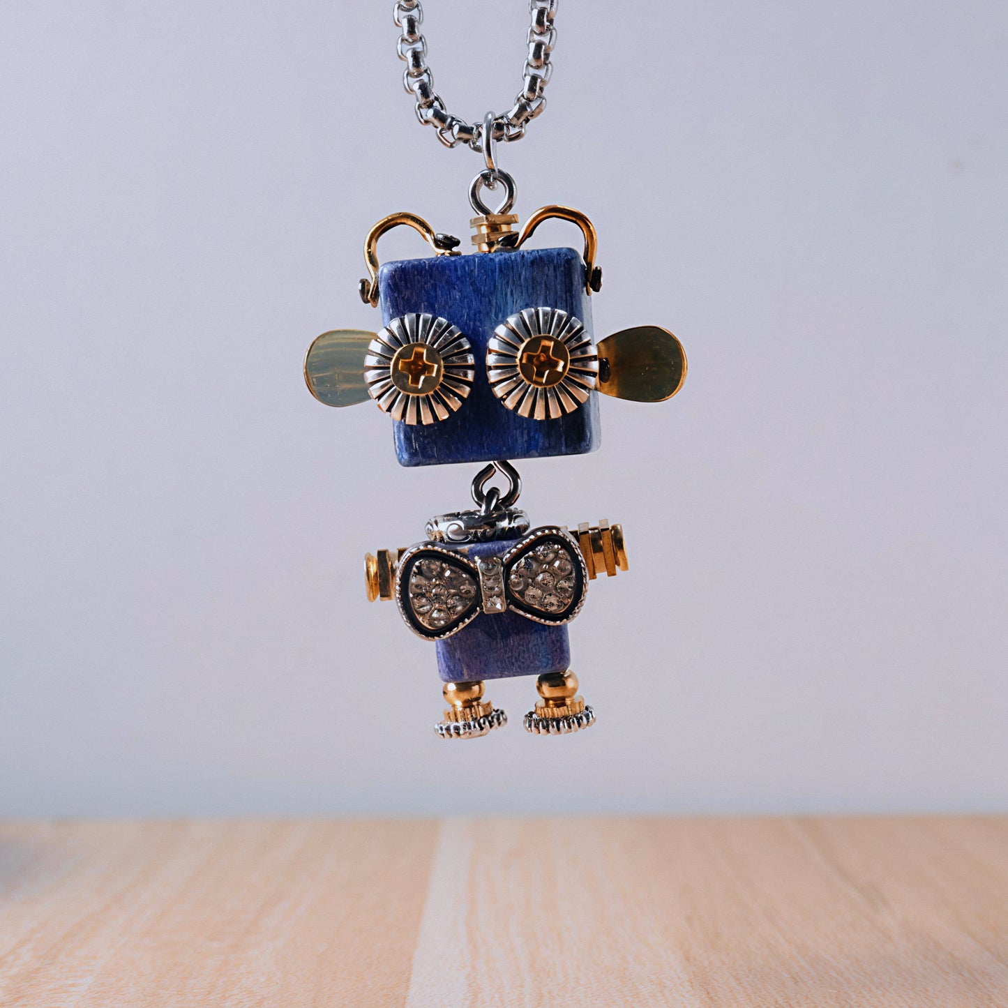 OWLERY PENDANT
