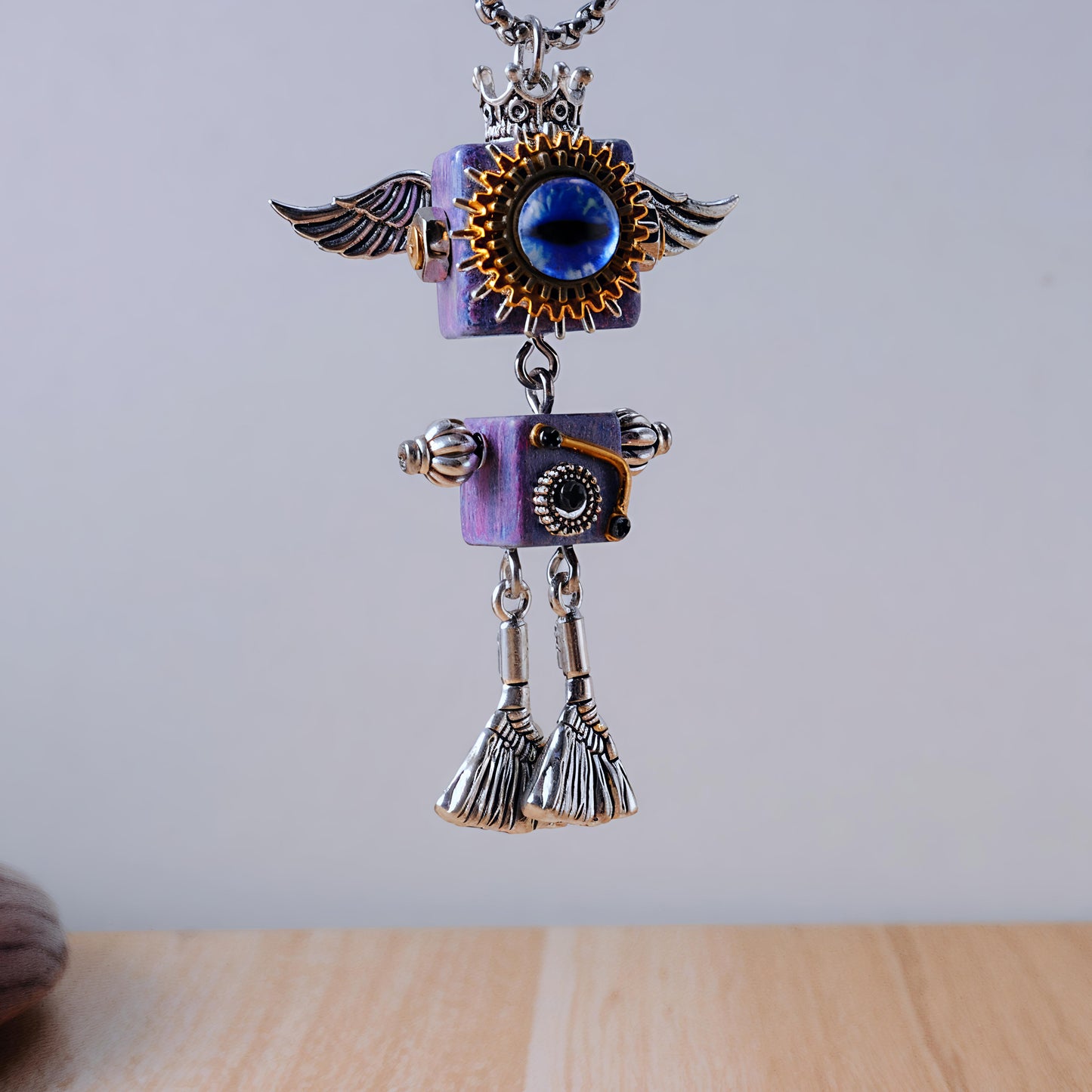 OWLERY PENDANT
