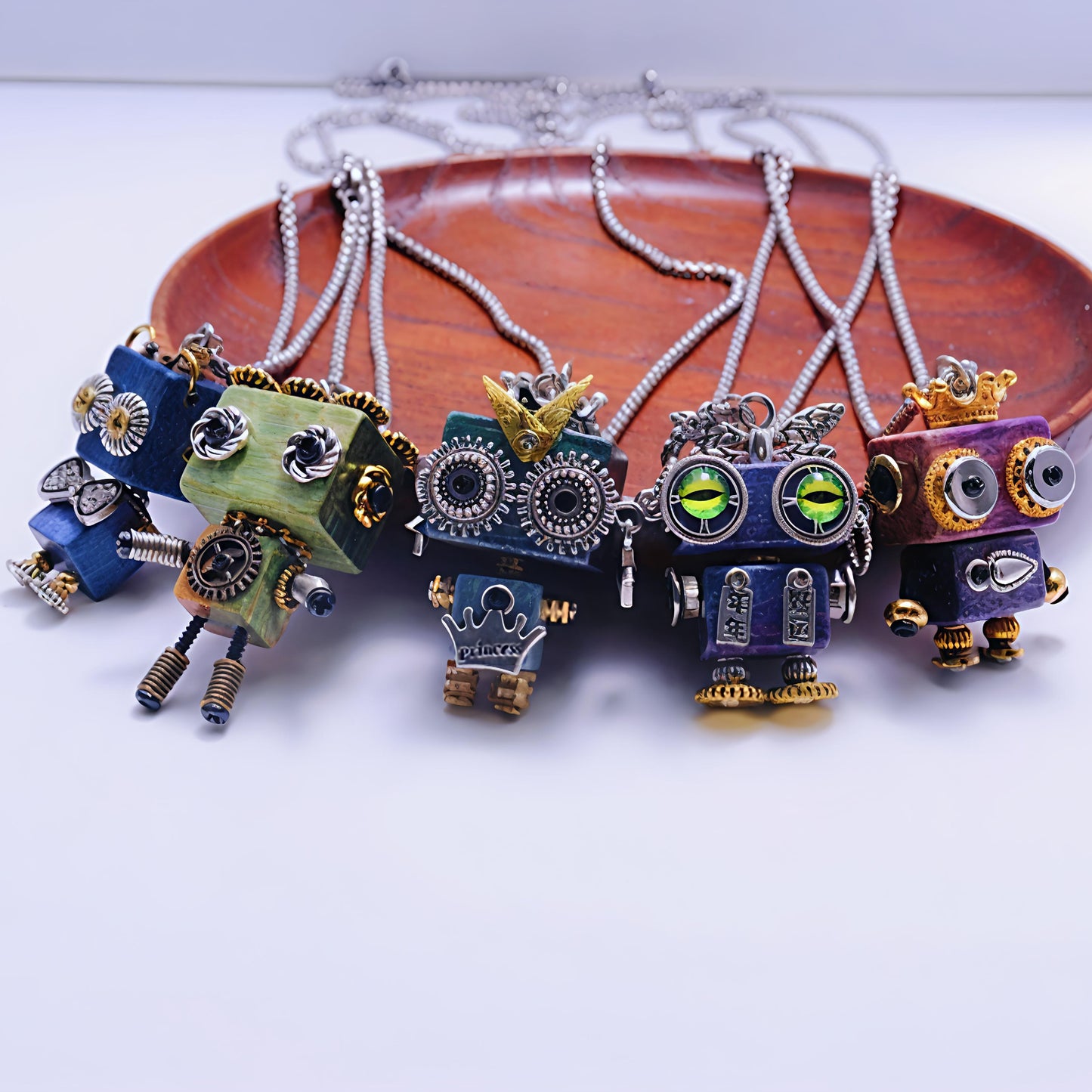 OWLERY PENDANT