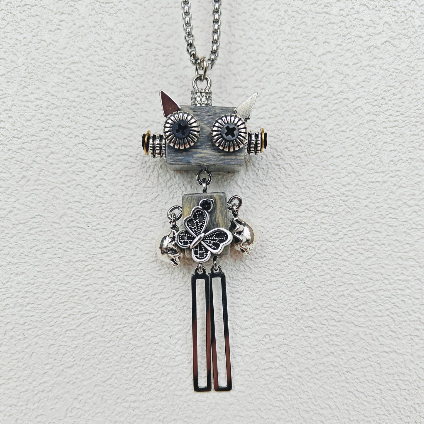 MAVIS PENDANT