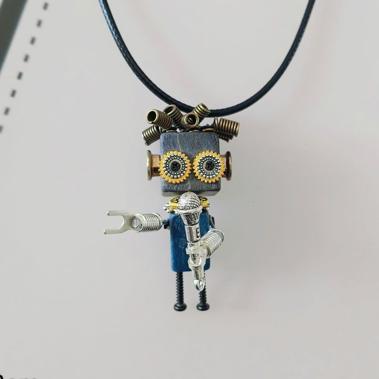 SINGER PENDANT