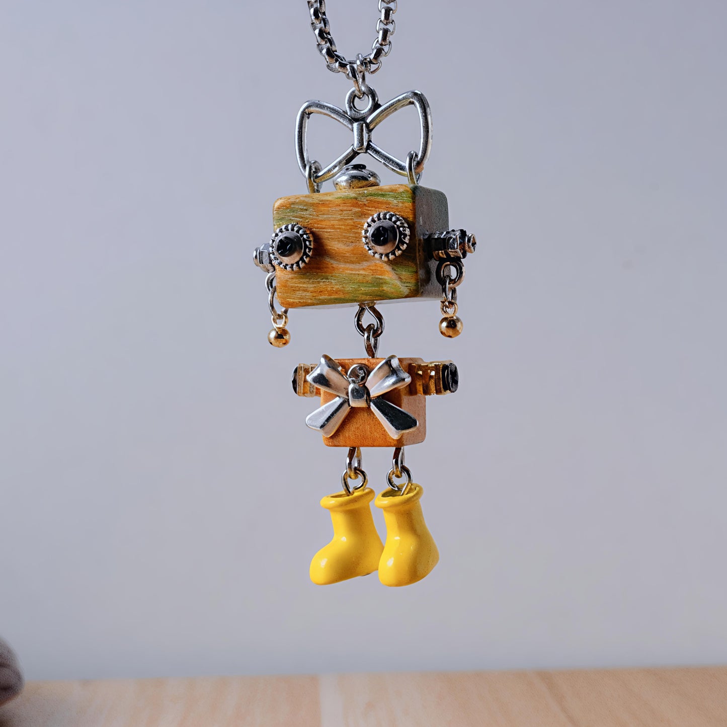 OWLERY PENDANT