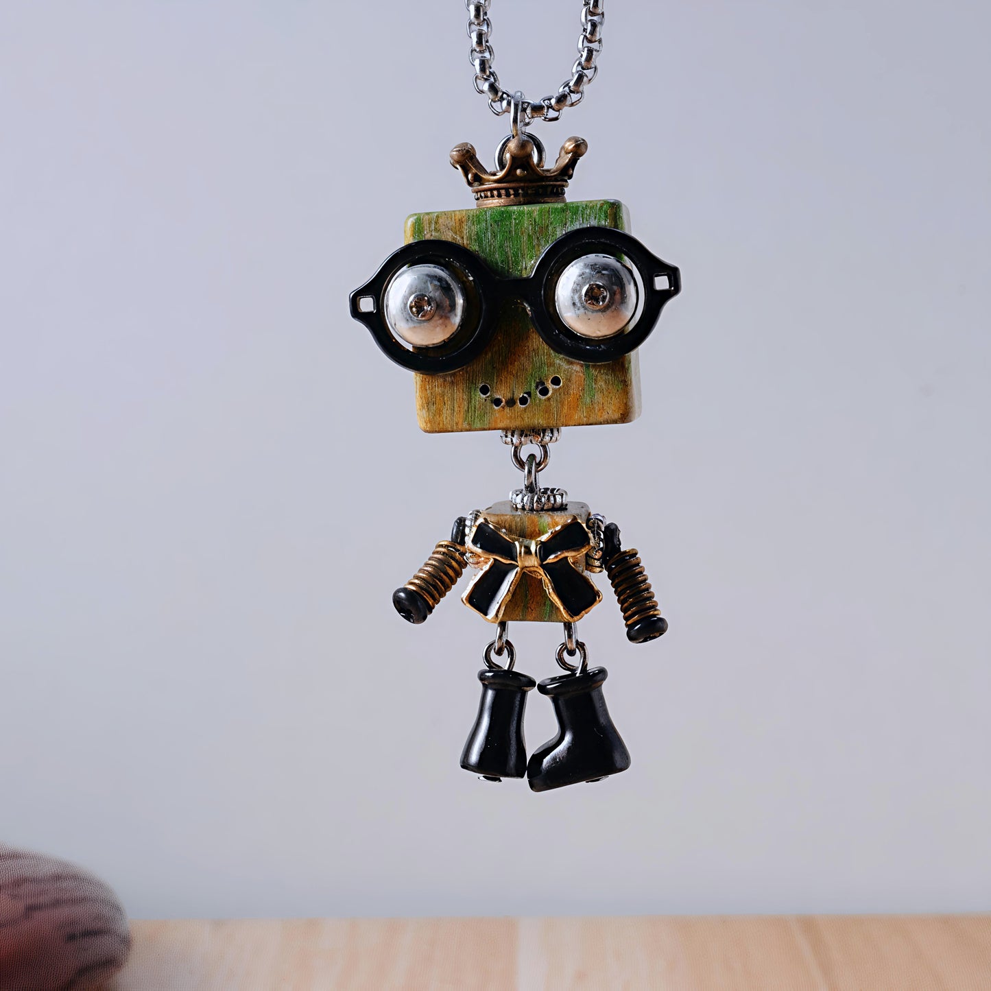 OWLERY PENDANT