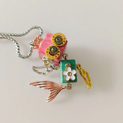 SHEILA PENDANT