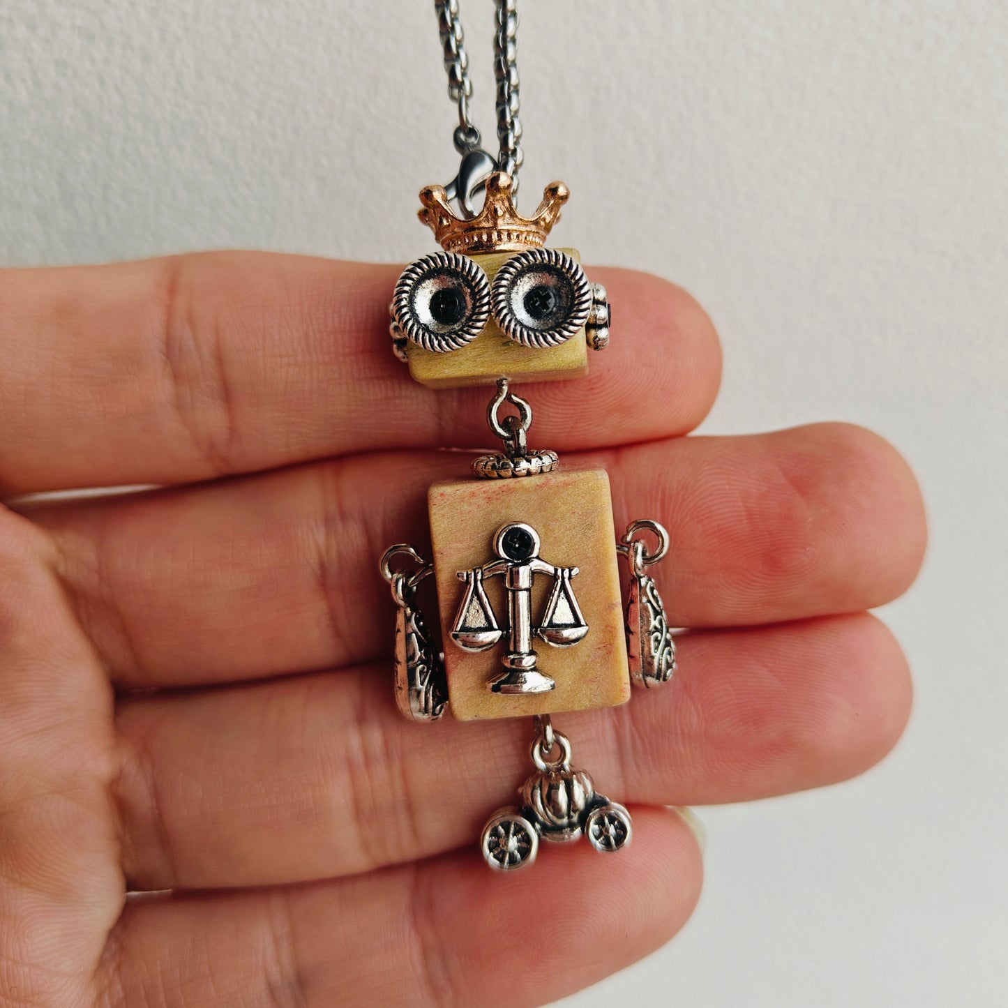 12 ZODIAC SIGNS PENDANT SERIES