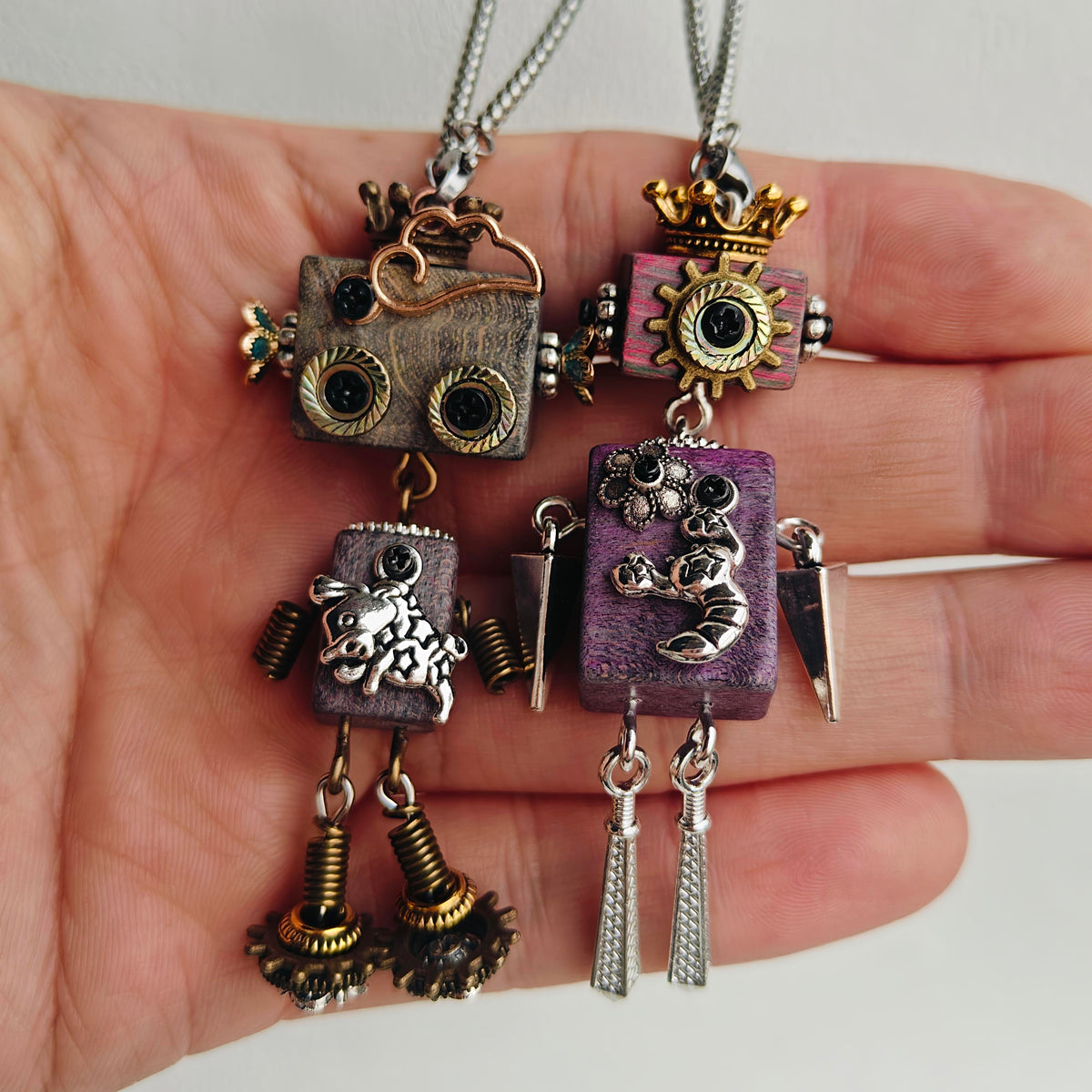 SCORPIO PENDANT
