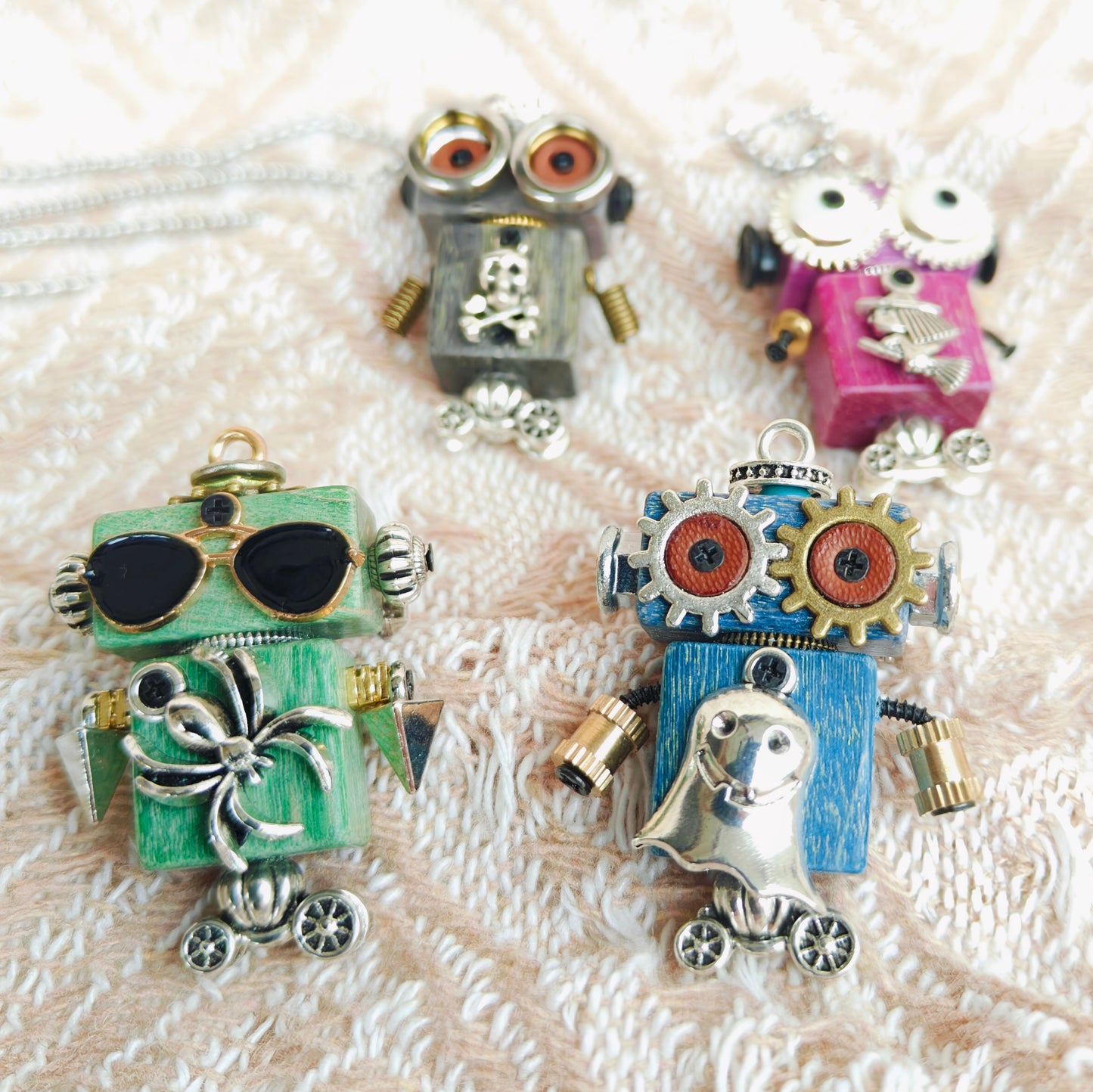 INGRID PENDANT/BROOCH