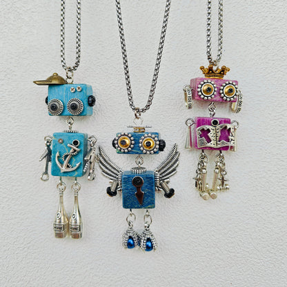 CHLOE PENDANT