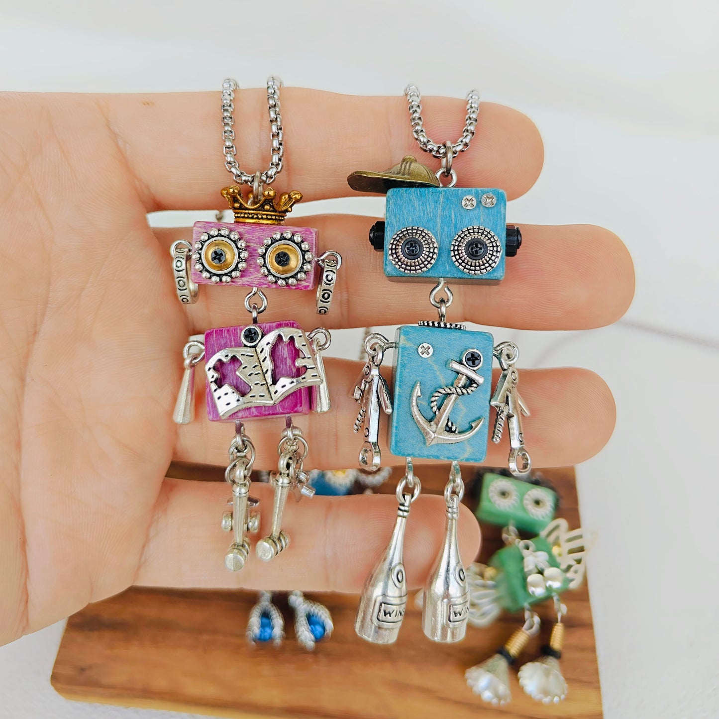 LINDSAY PENDANT