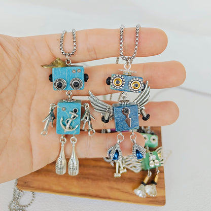 CHLOE PENDANT