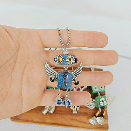 CHLOE PENDANT