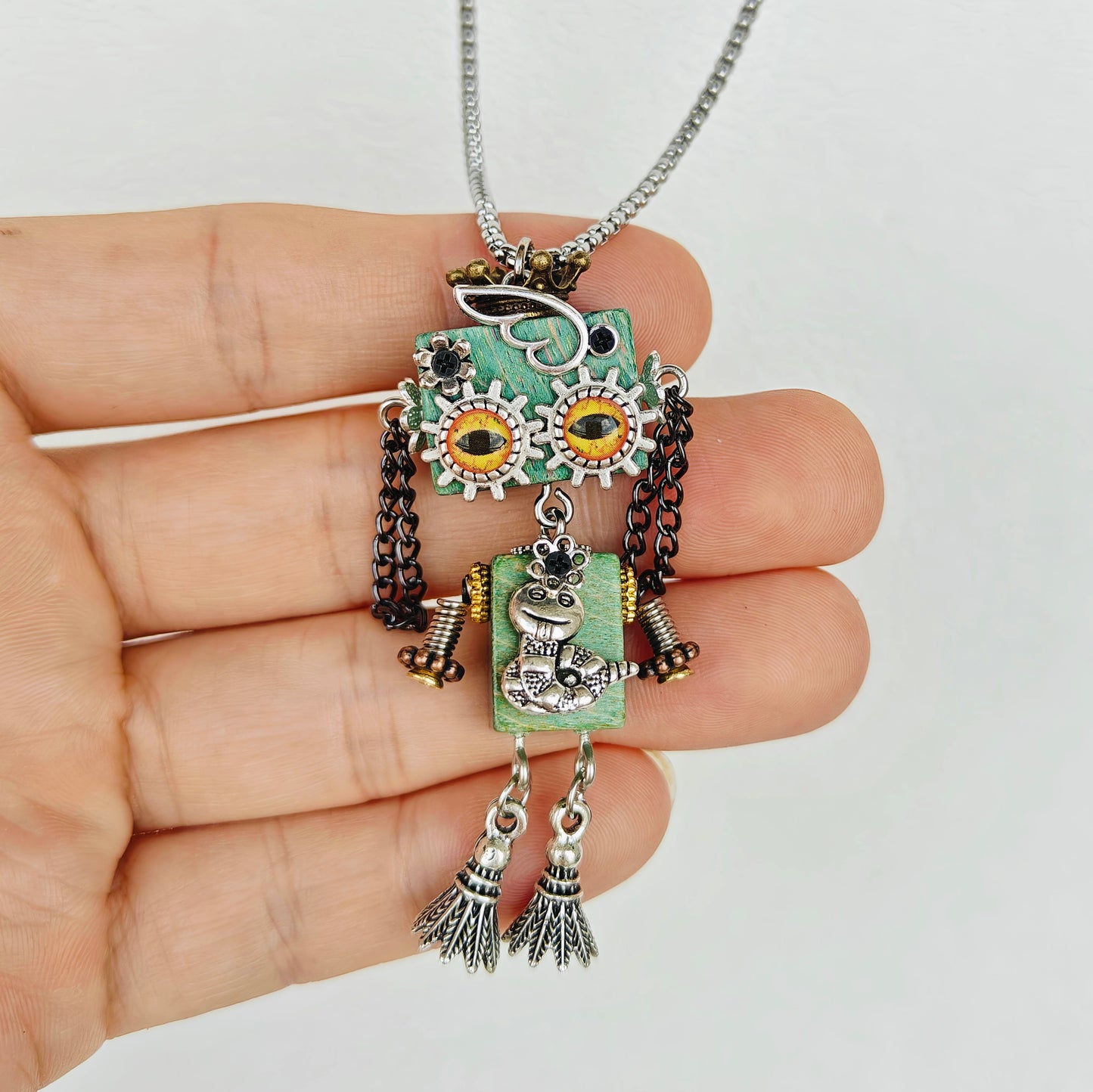 SNAKE PENDANT