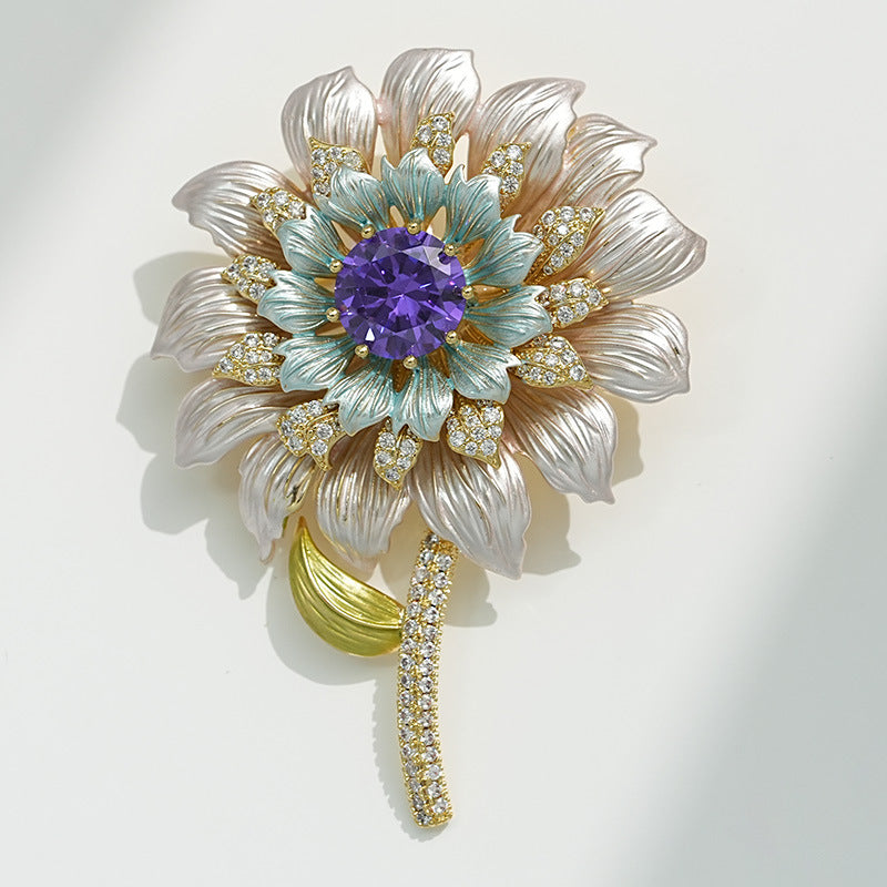 DAISY BROOCH