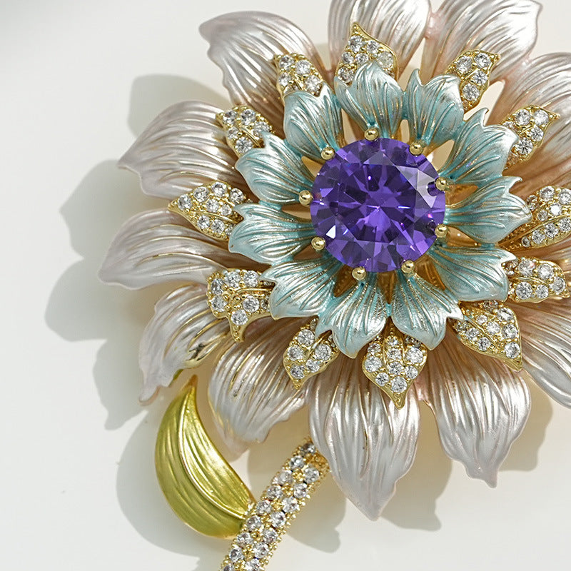 DAISY BROOCH