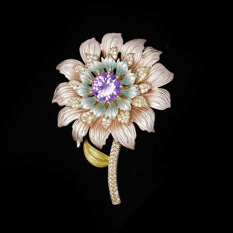 DAISY BROOCH